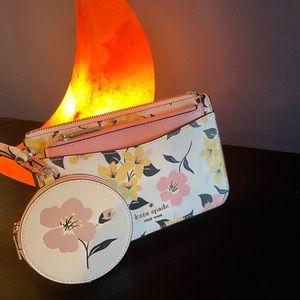 Kate Spade Staci Lily Blooms Wristlet Set